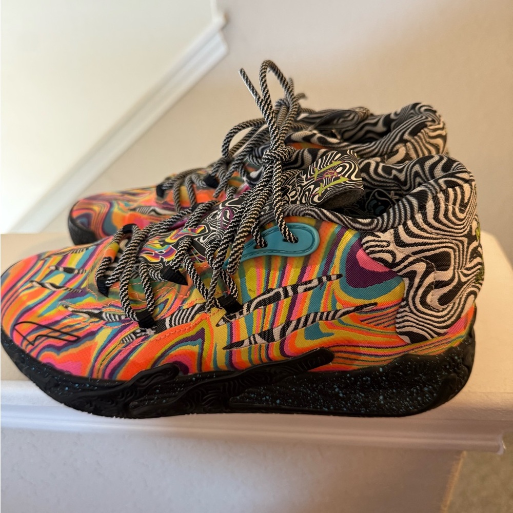 Puma LaMelo Ball MB.03 - Dexter's Laboratory - Men Sneakers 379330-01 Size 8 - Picture 3 of 9